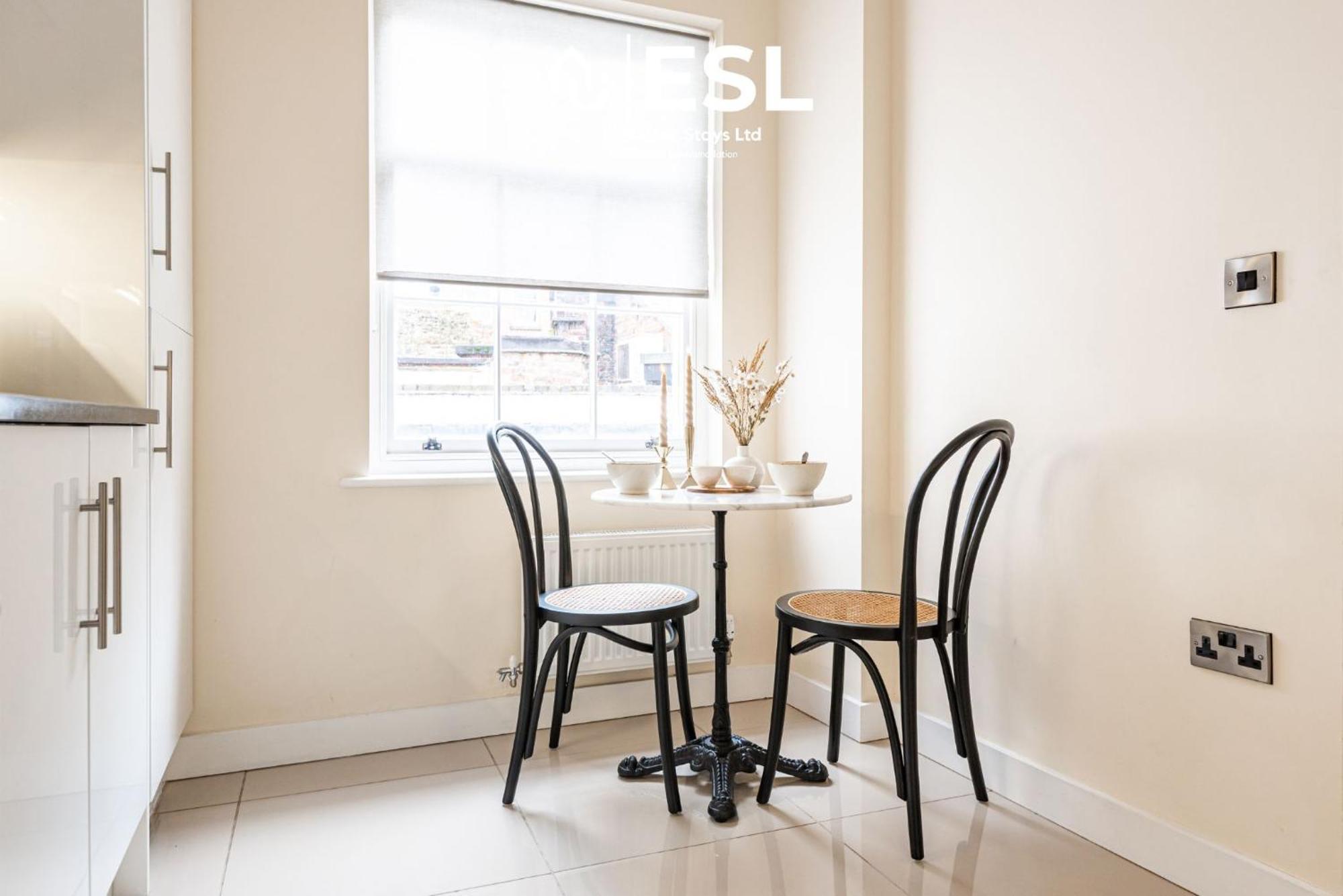 Elegant Apartment On Historic Cobbled High St Shrewsbury Town Centre Zewnętrze zdjęcie